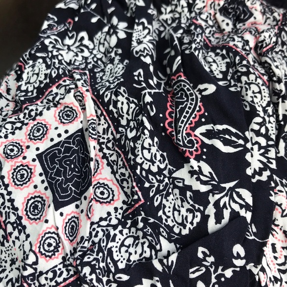 LF NWT off the shoulder maxi romper dress 🌼 - Picture 8 of 8